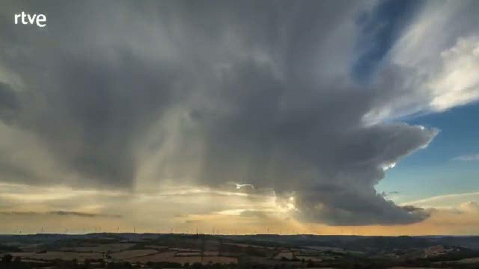 Con la fuerza de un rayo se podría dar luz a una ciudad de 200 mil habitantes durante un minuto