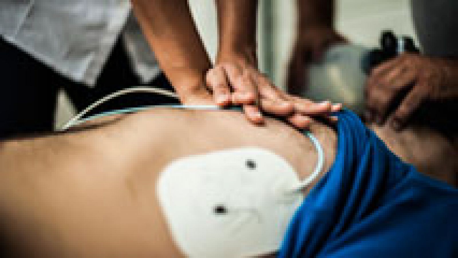 Telediario 1: Reaccionar con rapidez tras una parada cardíaca posibilita la recuperación en más del 50% | RTVE Play