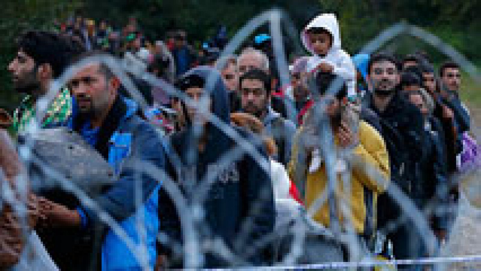 Telediario 1: Hungría cierra la frontera con Croacia para frenar la llegada de refugiados | RTVE Play