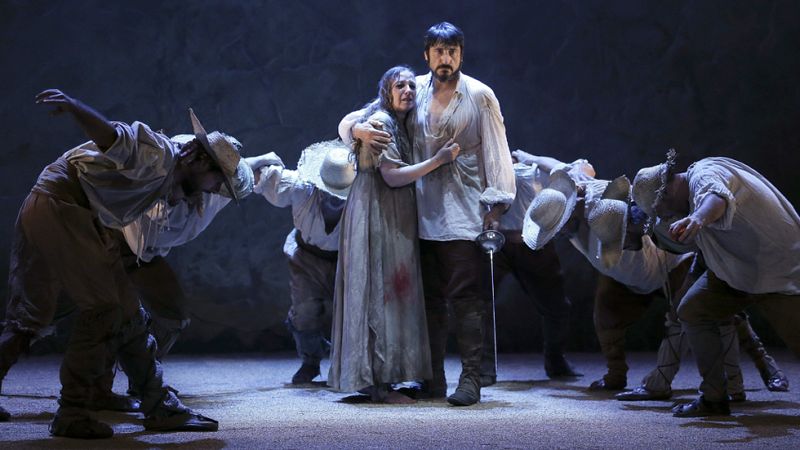 Una pirueta imposible de lo cómico a lo trágico y viceversa¿, así describe la directora de la Compañía Nacional de Teatro Clásico (CNTC) y encargada del montaje, Helena Pimenta, El alcalde de Zalamea de Calderón de la Barca. La obra, que se estrena e