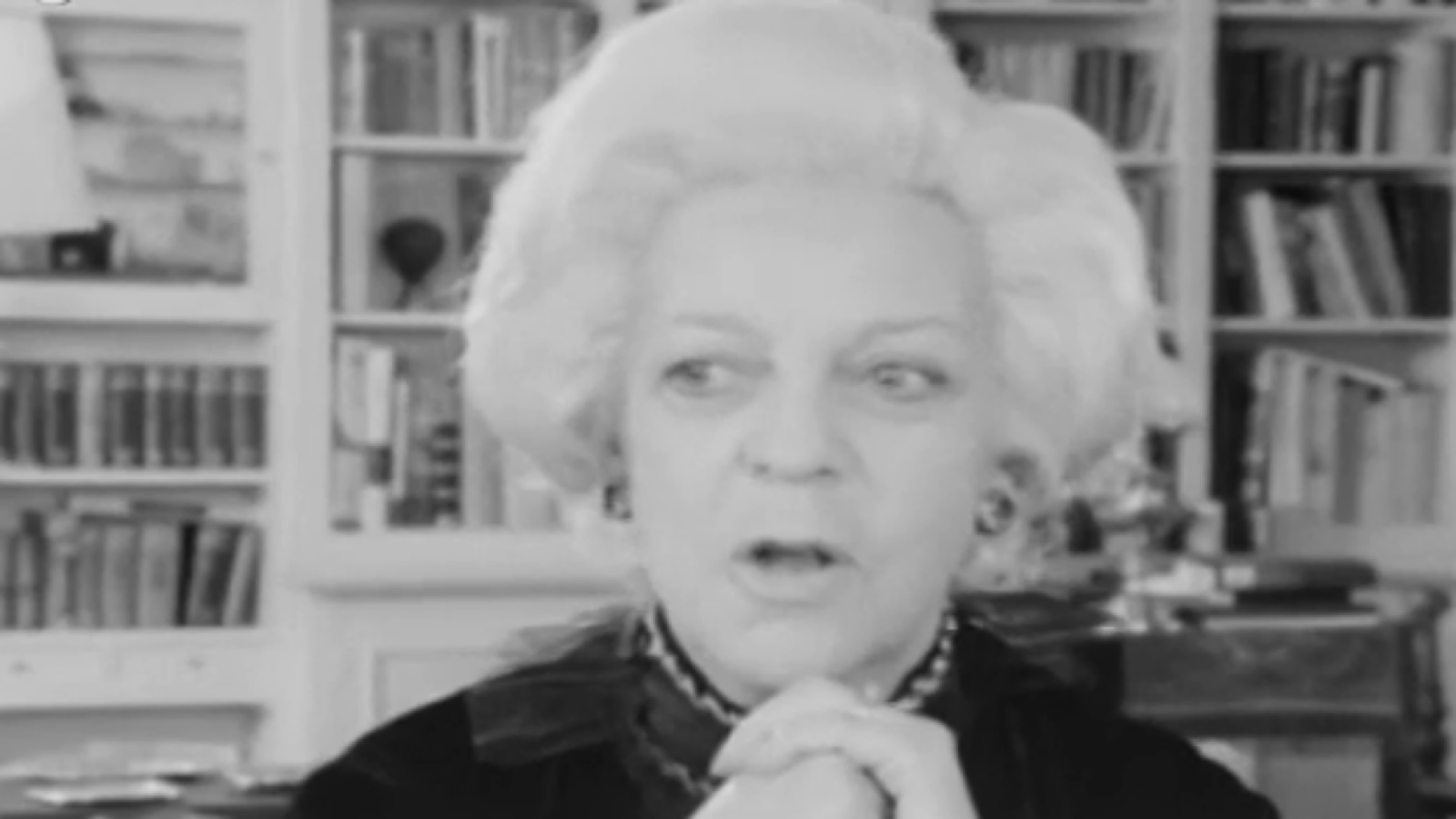 Juan y Manuela - Capítulo 8