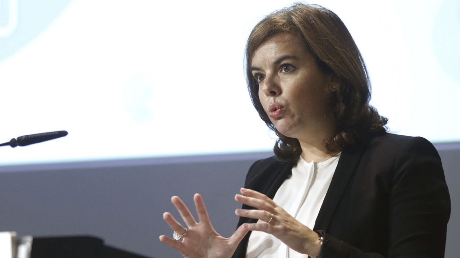 PP y Ciudadanos critican la promesa del PSOE de sacar la religión del curriculum escolar - Informativo 24h | Ver