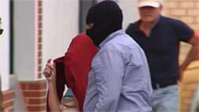 Detienen en el aeropuerto de Barajas a una joven española que pretendía unirse al Estado Islámico