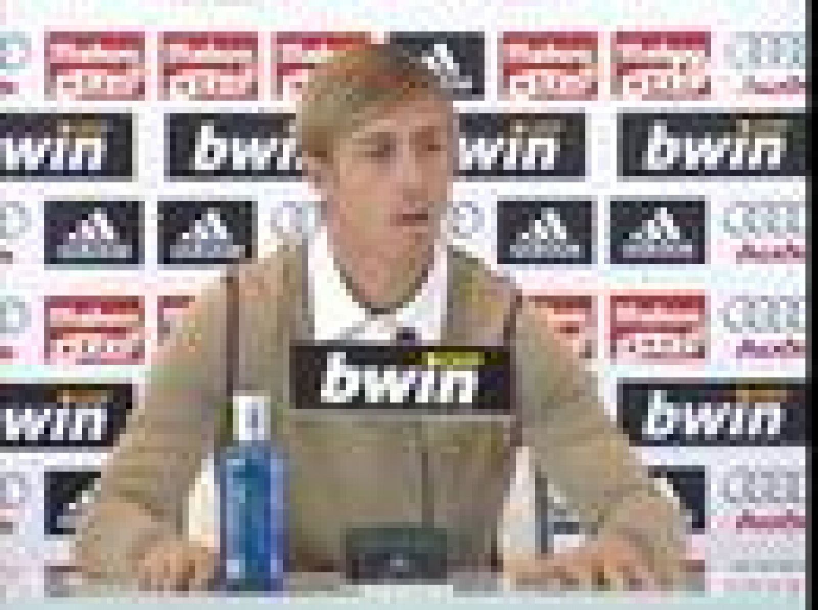 Pocas horas despúes de reclamar unidad y de afirmar que el Real Madrid no había alcanzado su nivel, Guti matiza sus declaraciones y cree que el Real Madrid tiene equipo suficiente para lograr victorias.