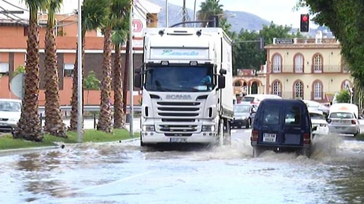 Telediario 1 - La Junta de Andalucía mantiene activado el nivel uno de su plan de inundaciones