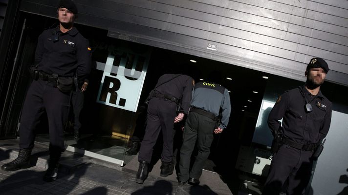 Telediario 1 - La Guardia Civil registra de nuevo la sede de CDC