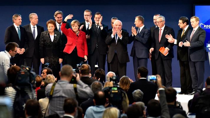 Telediario 1 - La crisis de los refugiados se ha convertido en uno de los principales asuntos del Congreso del PPE