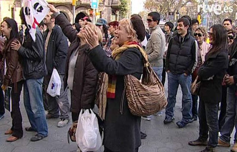 Maradona está en Barcelona y ha hablado con Messi. El nuevo seleccionador del Barça apuesta por respetar el pacto con el Barcelona sobre las convocatorias en los partidos amistosos de Lionel.