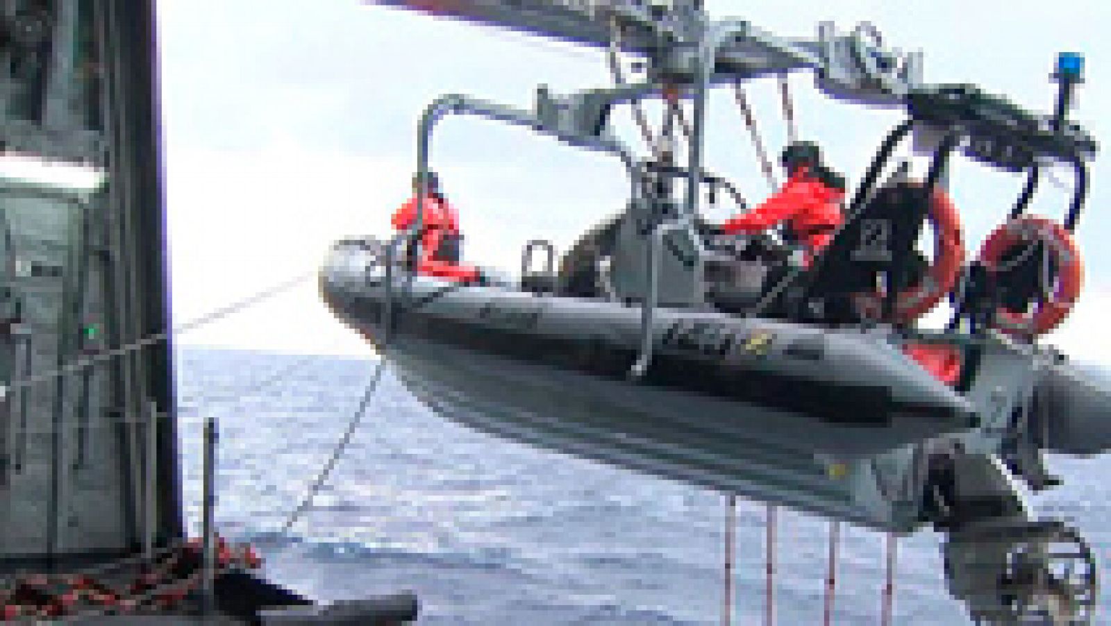 Telediario 1: Los buzos no han podido localizar la cabina del helicóptero hundido, a 40 metros de profundidad | RTVE Play