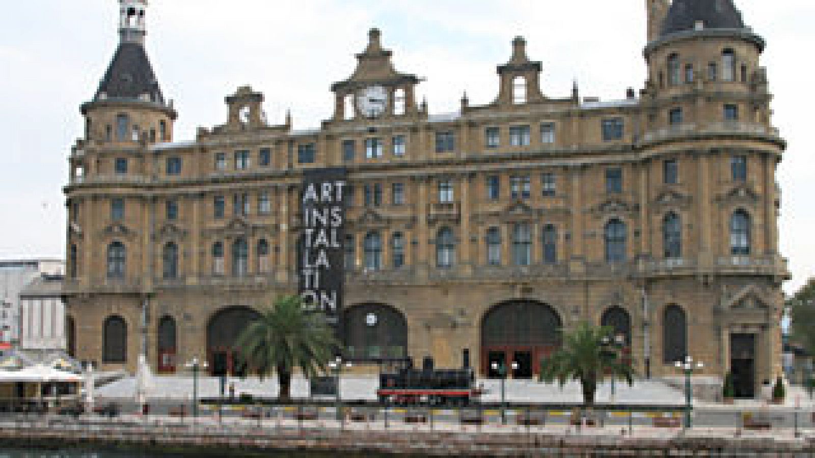 Metrópolis - Bienal de Estambul 2015