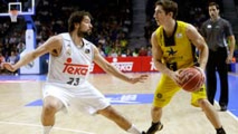 El Real Madrid sumó una nueva victoria al derrotar con claridad al Iberostar Tenerife por 122-89 en el Palacio de los Deportes. Destacó Felipe Reyes, con 21 puntos anotados.