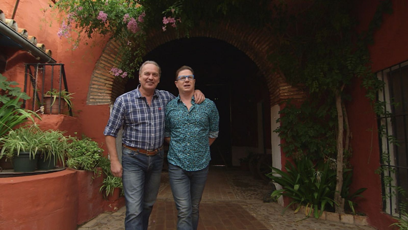 Bertín Osborne recibe a Los Morancos en 'En la tuya o en la mía'