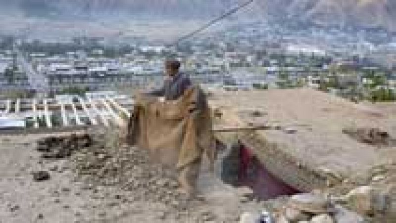 Más de 180 muertos y cientos de heridos por un seísmo de magnitud 7,5 en Afganistán