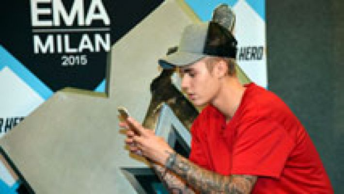 Telediario 1 - Anoche Milán se convirtió en la capital de la música gracias a los Premios MTV europeos