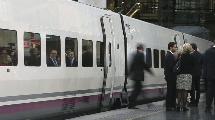 Telediario 1 - Se presenta el primer AVE con wifi