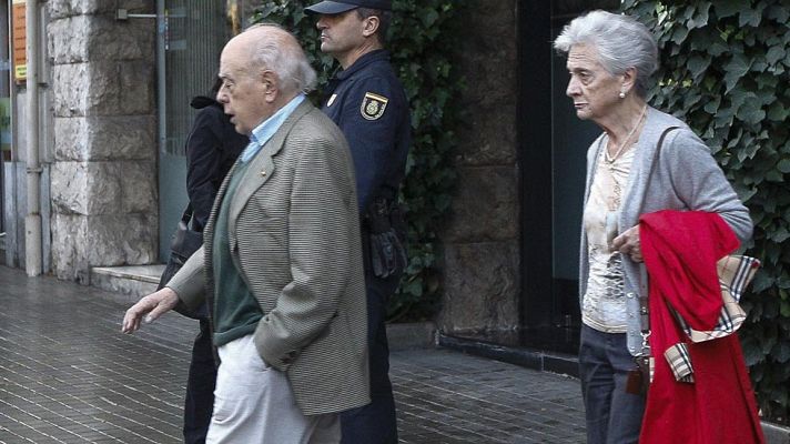 Los desayunos - La Policía registra domicilios y empresas de la familia Pujol