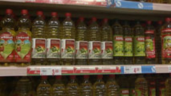 Telediario 1 - Eligir un supermercado u otro puede ahorrar una media 823 euros al año, según la OCU