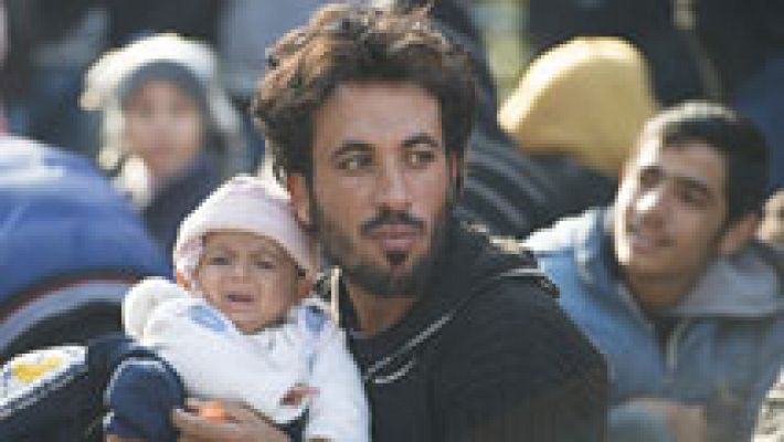 Telediario 1 - Austria levantará una valla en su frontera con Eslovenia para "ordenar" la llegada de inmigrantes