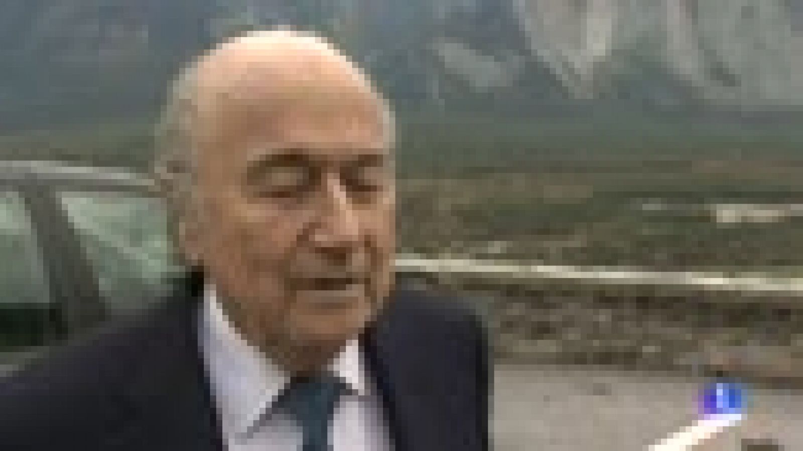 Telediario 1: Blatter acusa a Platini de ser el causante del escándalo en la FIFA | RTVE Play