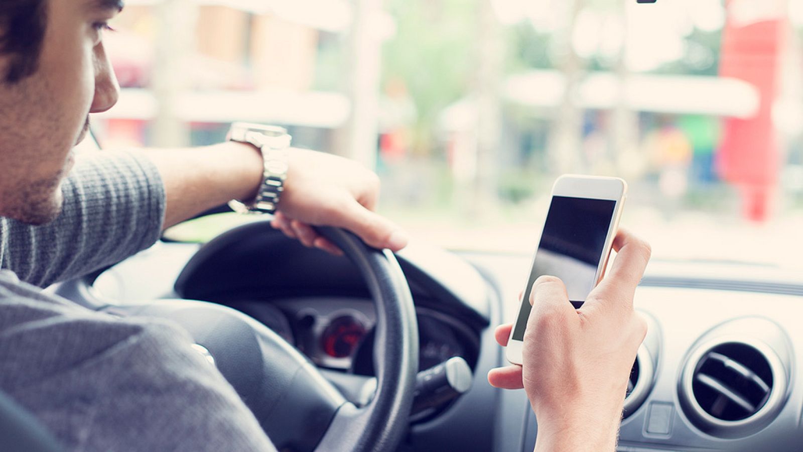 Tráfico denuncia a 27.000 conductores en solo una semana