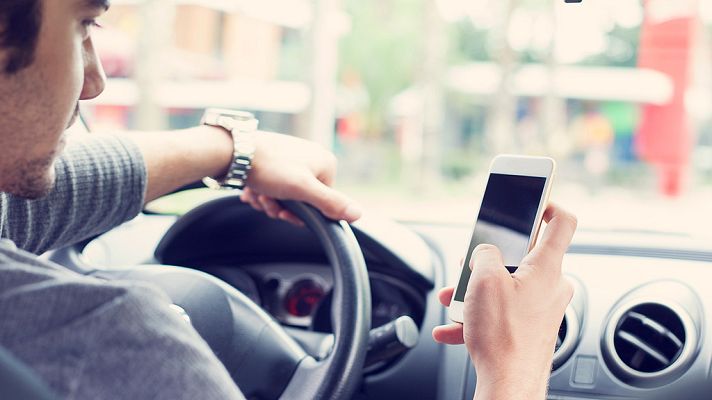 Telediario 1 - Tráfico denuncia a 27.000 conductores en solo una semana