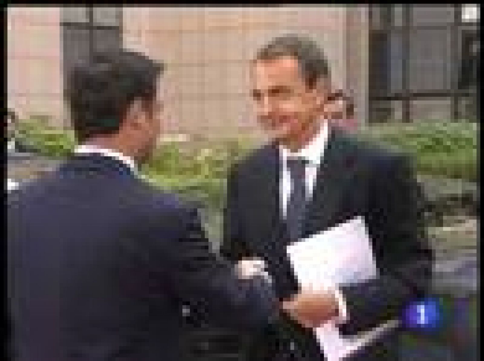 España ha recibido una invitación formal para asistir a la cumbre económica que se celebrará en Washington el próximo 15 de noviembre. Lo ha comunicado la presidencia francesa de la UE. (7/11/08).