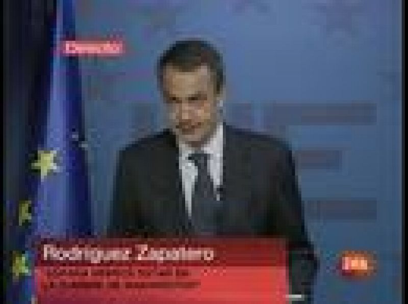 El presidente del Gobierno, José Luis Rodríguez Zapatero, rechaza la propuesta de la CNE de subir un 31% el recibo de la luz (07/11/08).