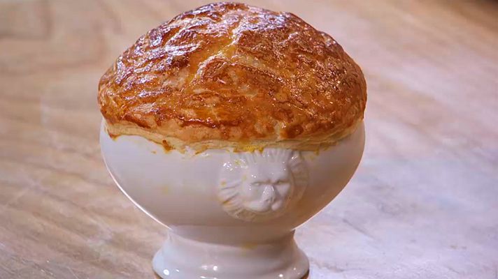 Torres en la cocina - Receta de cazuela de chorizos al txacolí