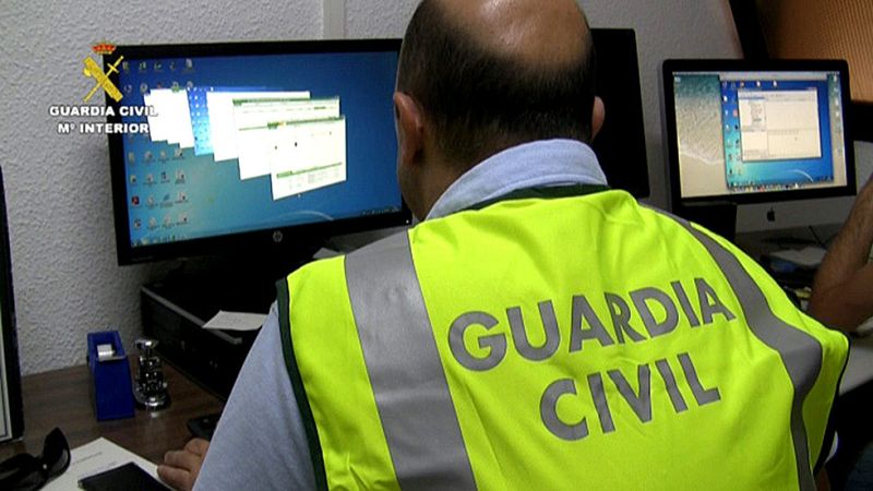 Las estafas por internet crecen año tras año, y el 60 por ciento de los delitos está relacionados con el mal uso de las tarjetas de crédito. Falsos alquileres de pisos en verano y ofertas de trabajo aun más falsas...Pero hay casos más graves. Las est