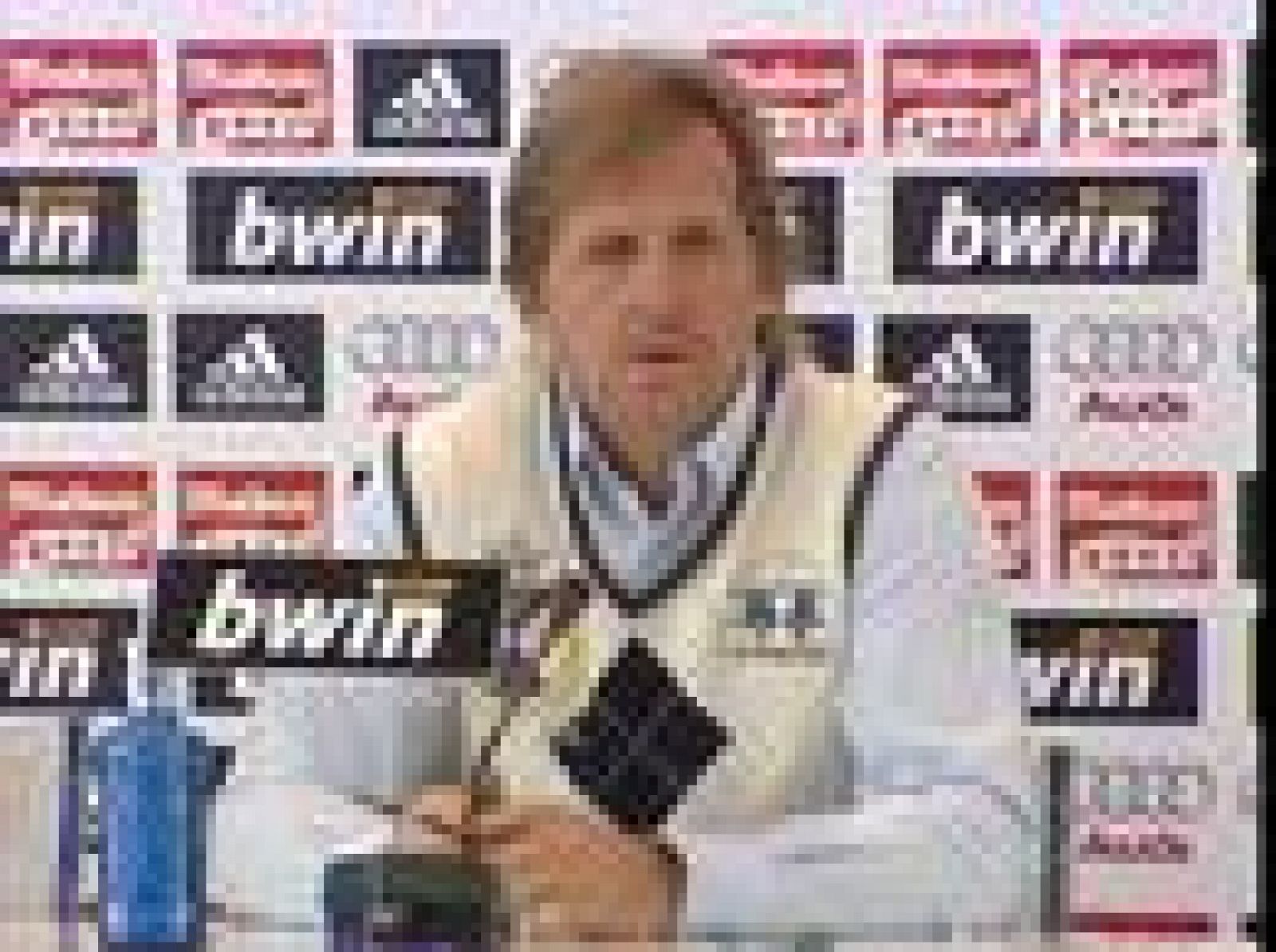  Tras su tropiezo ante la Juventus, el técnico del Real Madrid, Berrnd Schuster, confía en ganar ante el Málaga y no perder el ritmo de los equipos que lideran la tabla.