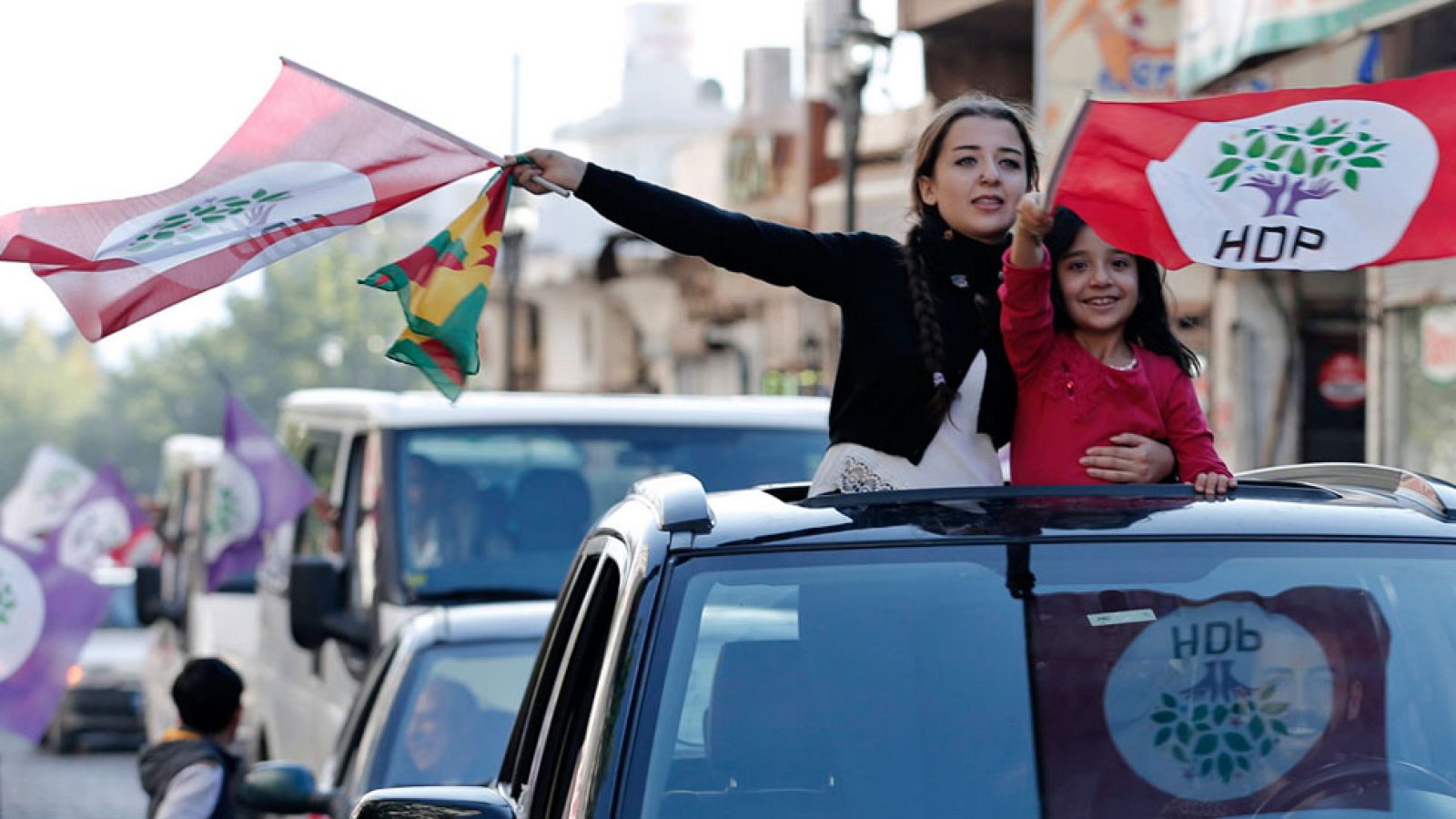 Erdogan busca recuperar la mayoría absoluta en Turquía en las elecciones de este domingo