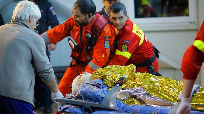 Informativo 24h - Al menos 27 muertos y un centenar heridos en el incendio de una discoteca en Rumanía