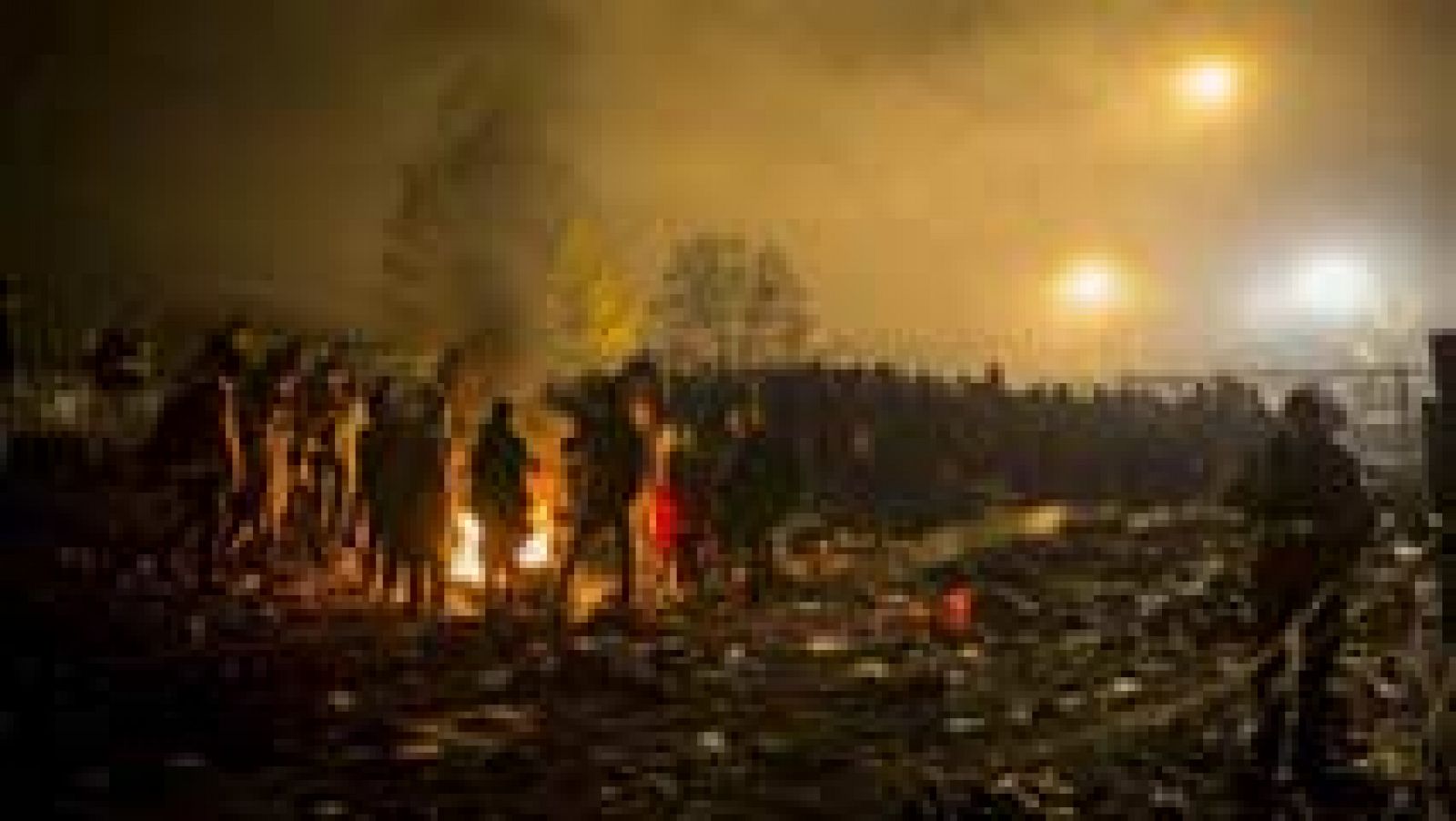 Miles de refugiados aguardan en Spielfeld poder cruzar a Austria camino a Alemania