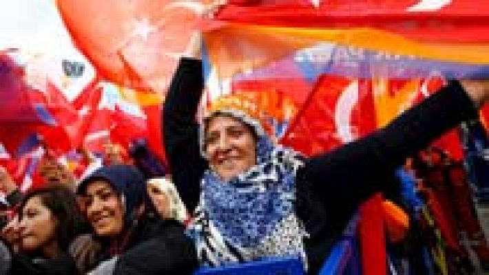 Telediario 1 - Turquía acude a las urnas con el temor a que se repitan los resultados de las pasadas elecciones