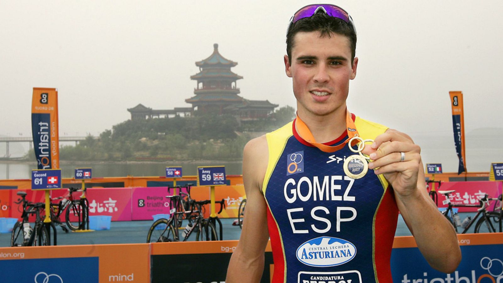 El triatleta Javier Gómez Noya repasa las claves de sus éxitos | Ver