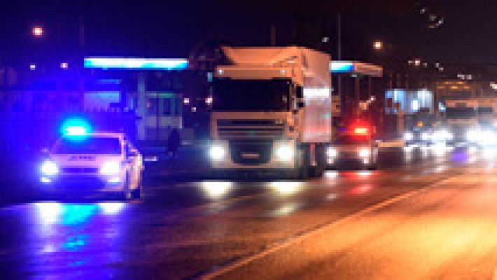 Telediario 1 - Llegan los primeros cuerpos de los muertos en el Airbus ruso