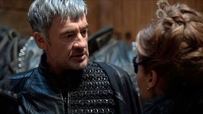 Águila Roja - El Comisario a Lucrecia: "No pienso ayudarte nunca más"