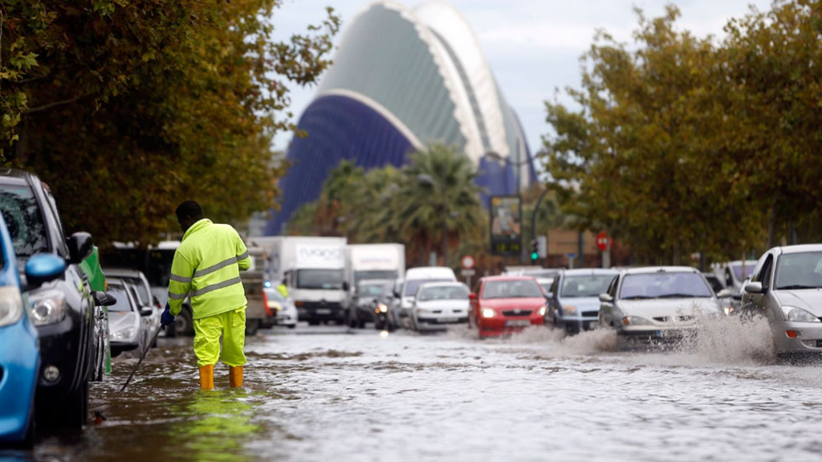 Borrasca sobre la península, intensas precipitaciones en la Comunidad Valenciana durante toda la mañana