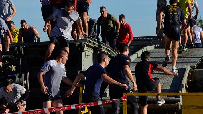 Telediario 1 - La 'Army Race', una batalla contra el físico