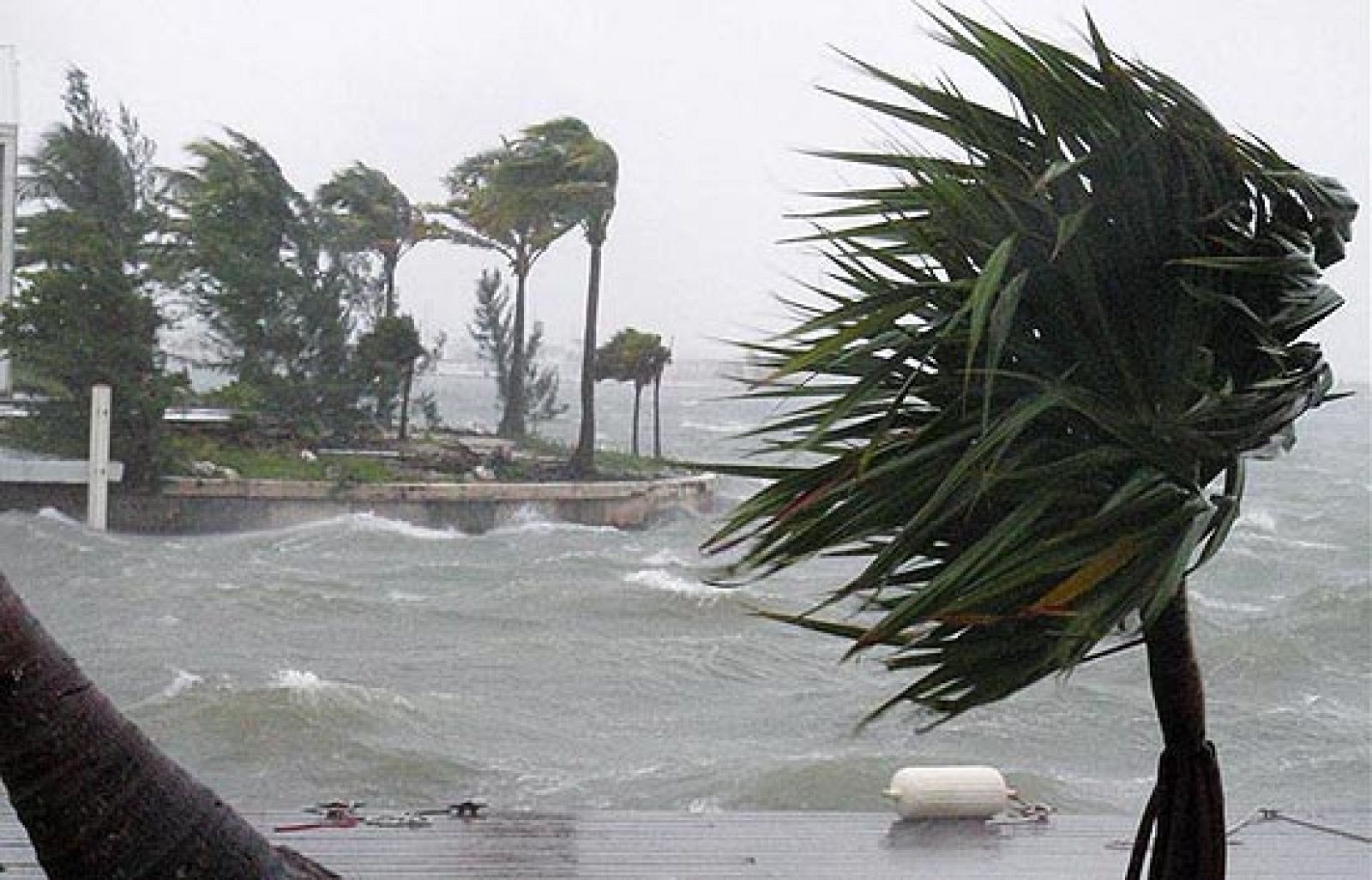 El huracán 'Paloma' alcanza la categoría 4 y amenaza a Cuba