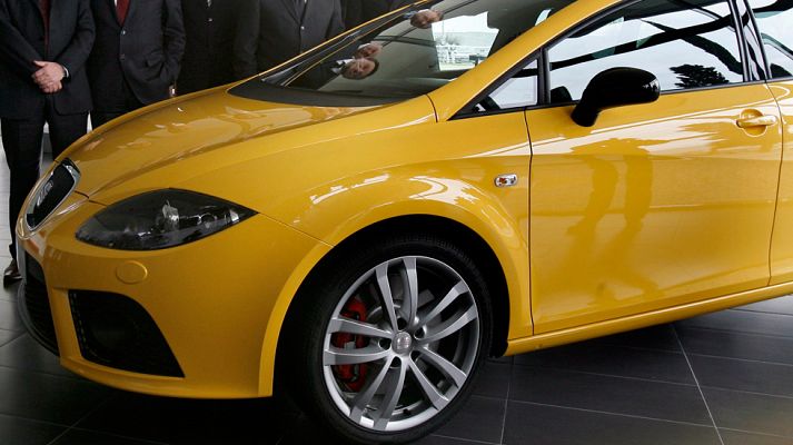 Telediario 1 - VW revela emisiones irregulares de CO2 en 800.000 coches