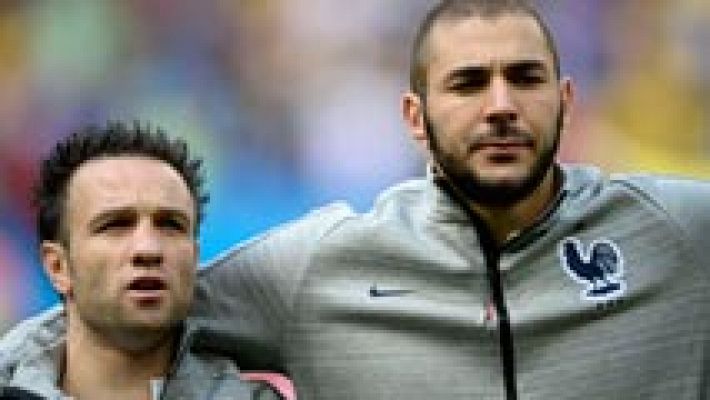 Telediario 1 - Benzema declara bajo arresto en la investigación por chantaje a Valbuena