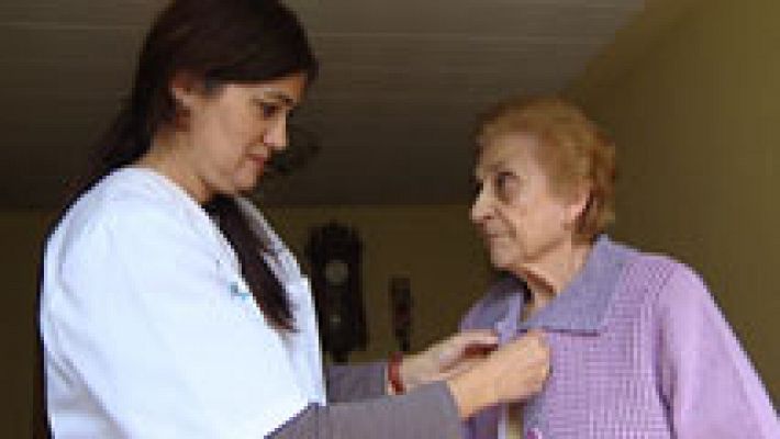 En España hay cerca de 200.000 cuidadores profesionales