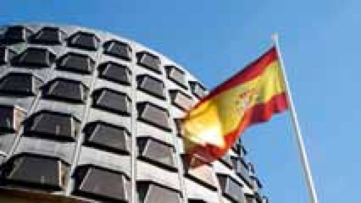 Telediario 1 - El Constitucional permite que el Parlament debata la moción independentista