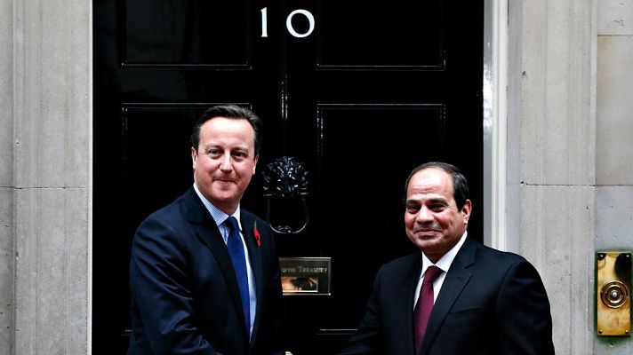 Telediario 1 - Reino Unido reanudará los vuelos desde Egipto para que vuelvan sus turistas, aunque solo con equipaje de mano