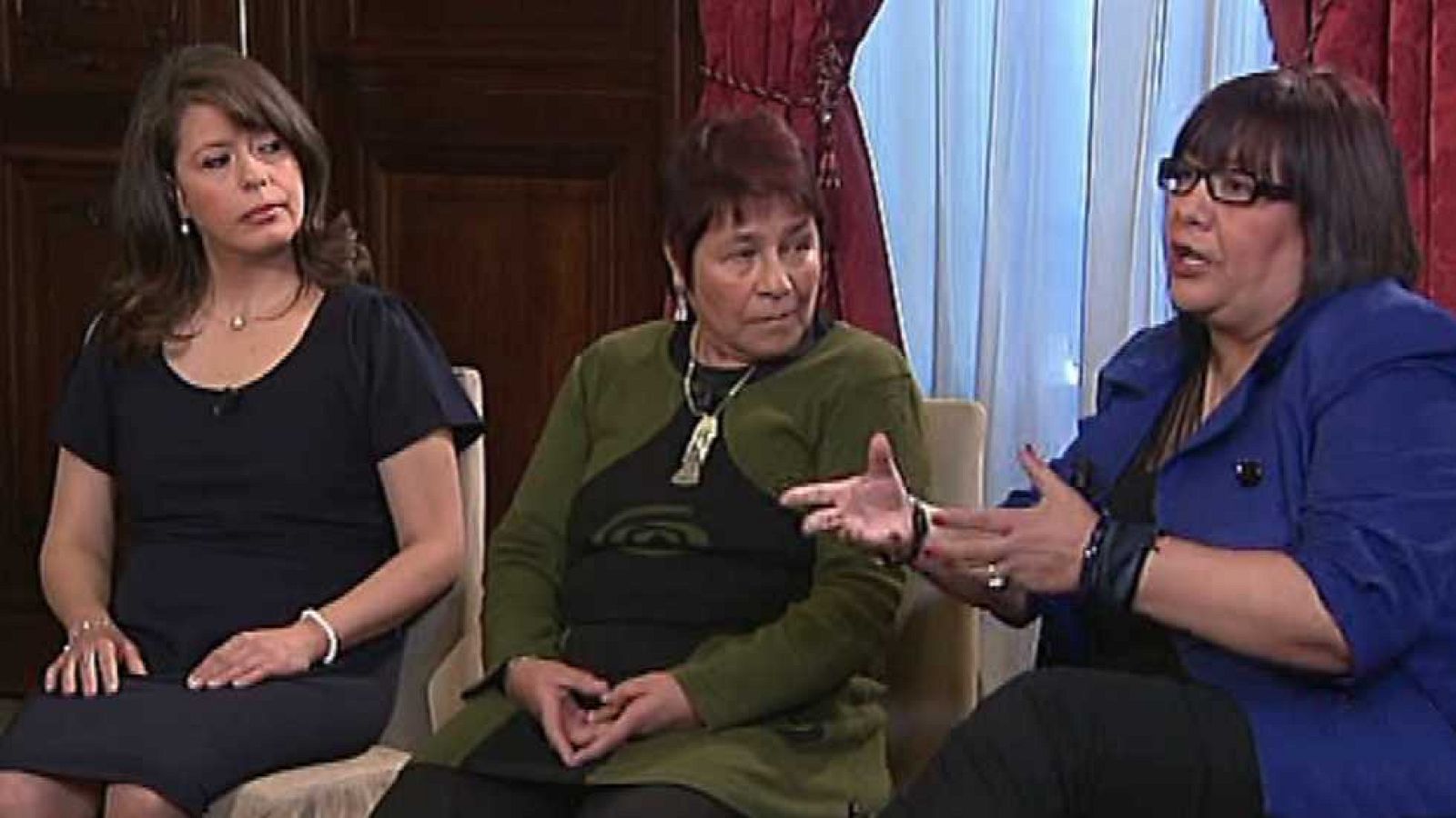 Conversatorios en Casa de América - Carolina Céspedes, psicóloga, Nélida Molina, mediadora social y colaboradora CEAR, Rosario Zanabria, politóloga y presidenta Ari-Perú - Ver ahora