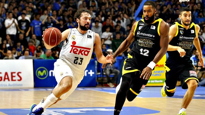 El Real Madrid suma su cuarta victoria de la temporada, tras triunfar en el derbi ante el Movistar Estudiantes, en el que hubo momento para el brillo de Sergio Rodríguez, Trey Thompkins, Jaycee Carroll y, especialmente, Juancho Hernangómez.