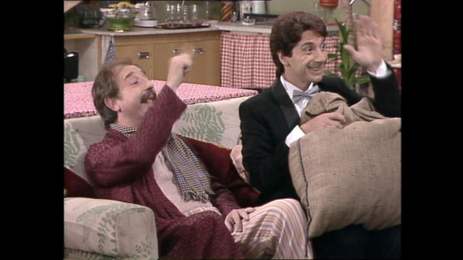 A L'est del Besòs: A l'est del Besòs - Capítol IV: Posar-se a parir | RTVE Play