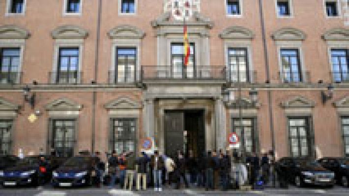 Telediario 1 - El Consejo de Estado apoya por unanimidad que el Gobierno recurra ante el Constitucional