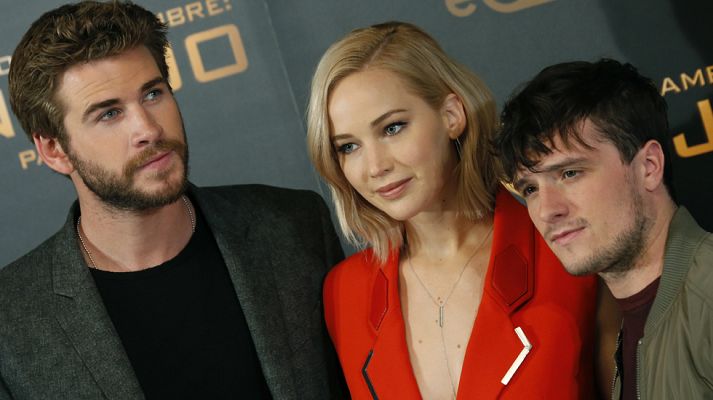 Telediario 1 - Los juegos del hambre: Sinsajo parte 2